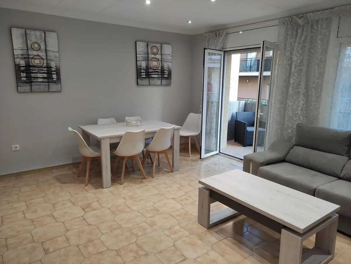 Piso De 4 Habitaciones En El Centro De Roses