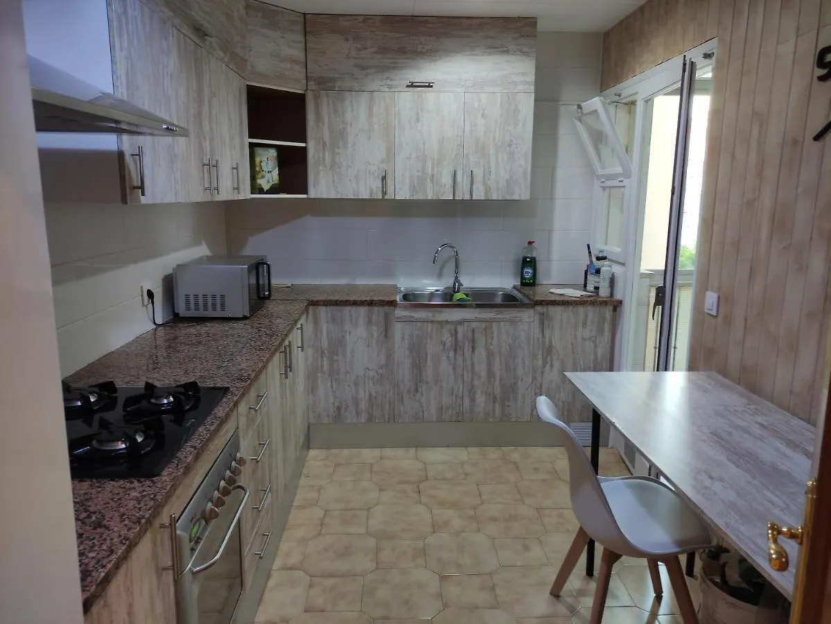 Piso De 4 Habitaciones En El Centro De Roses 0*,