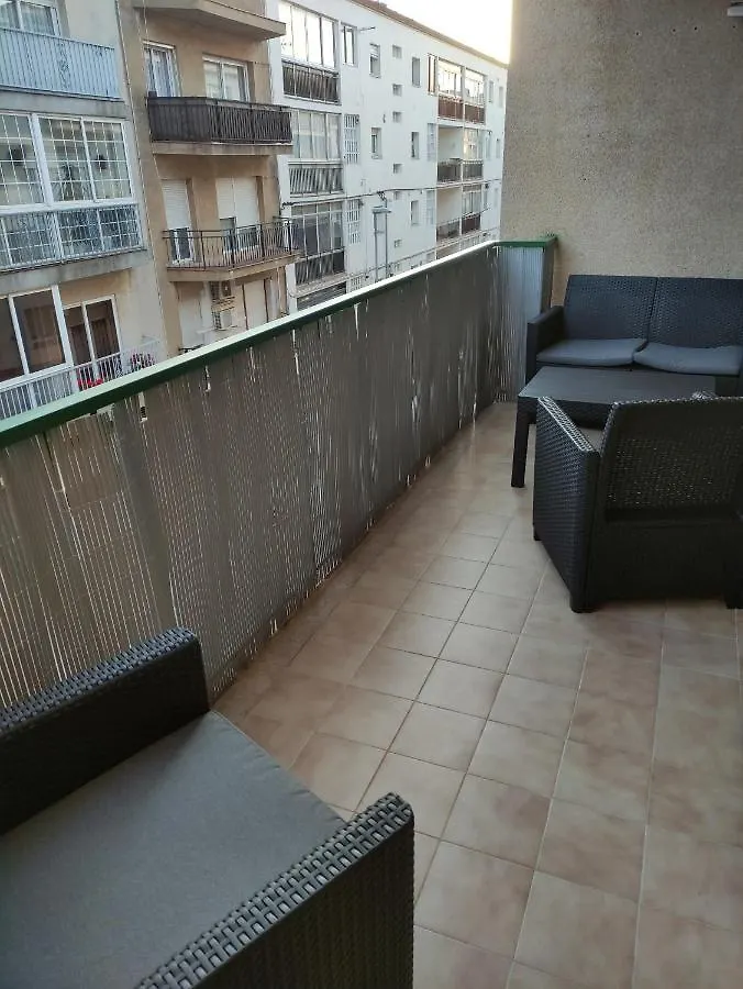Piso De 4 Habitaciones En El Centro De Roses Apartment