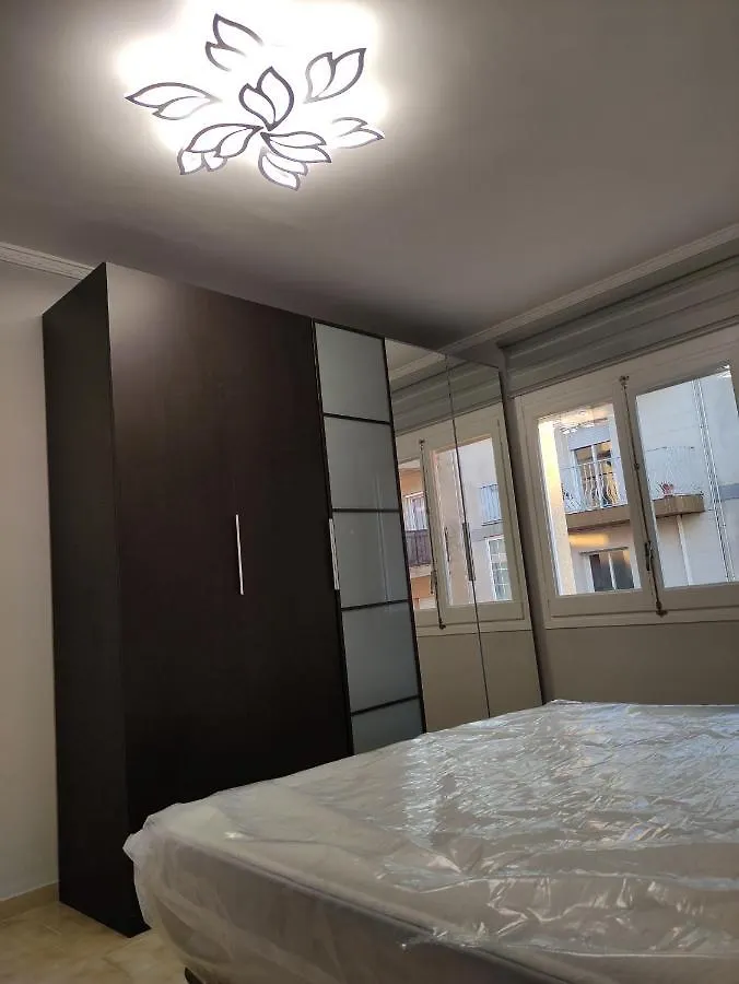 Piso De 4 Habitaciones En El Centro De Roses 0*,  Spain