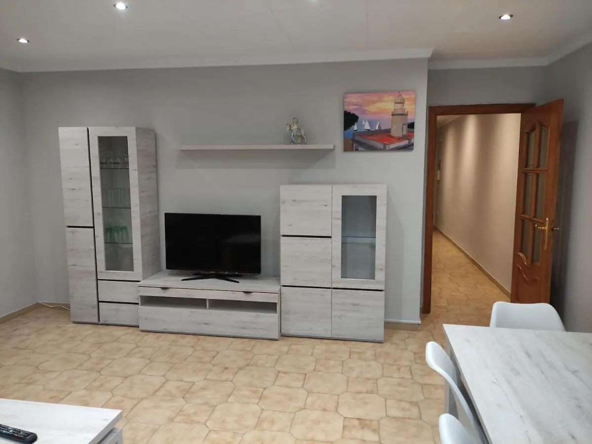 Piso De 4 Habitaciones En El Centro De Roses Spain