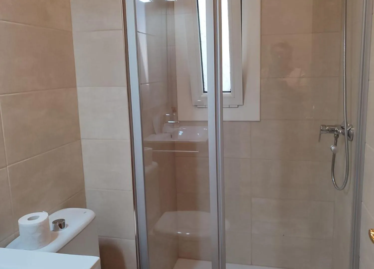 Piso De 4 Habitaciones En El Centro De Roses Apartment