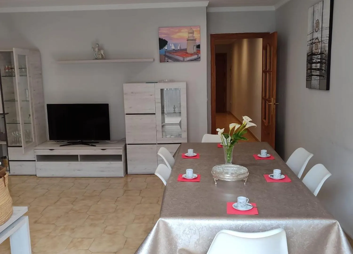 Piso De 4 Habitaciones En El Centro De Roses location