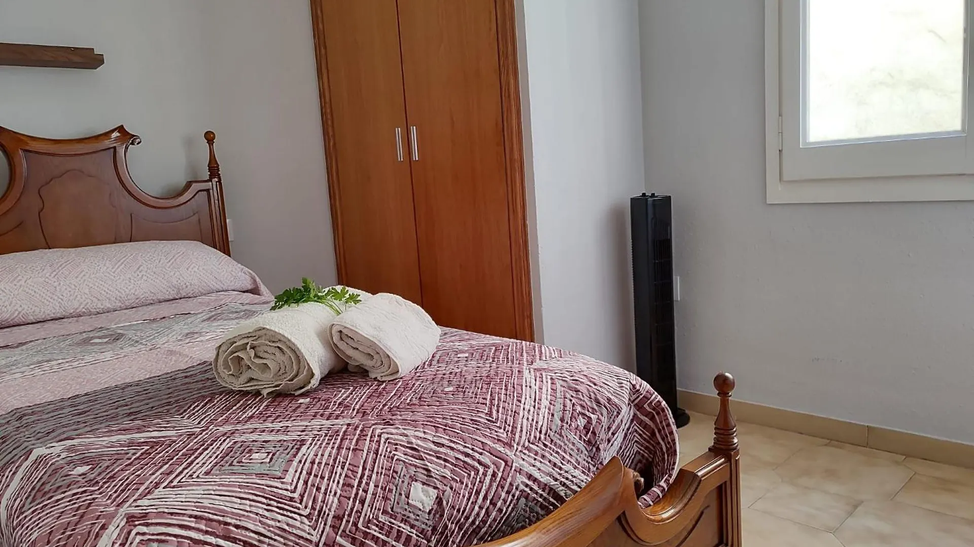 Piso De 4 Habitaciones En El Centro De Roses Spain