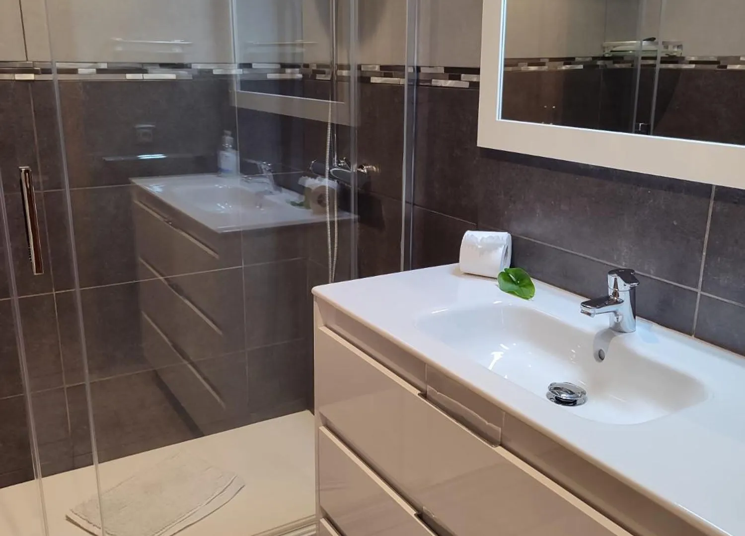 Piso De 4 Habitaciones En El Centro De Roses Apartment